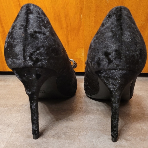 BCBGeneration Black Pointed Toe Bow Pumps with Rhinestone Detail Size 9US - Picture 6 of 9